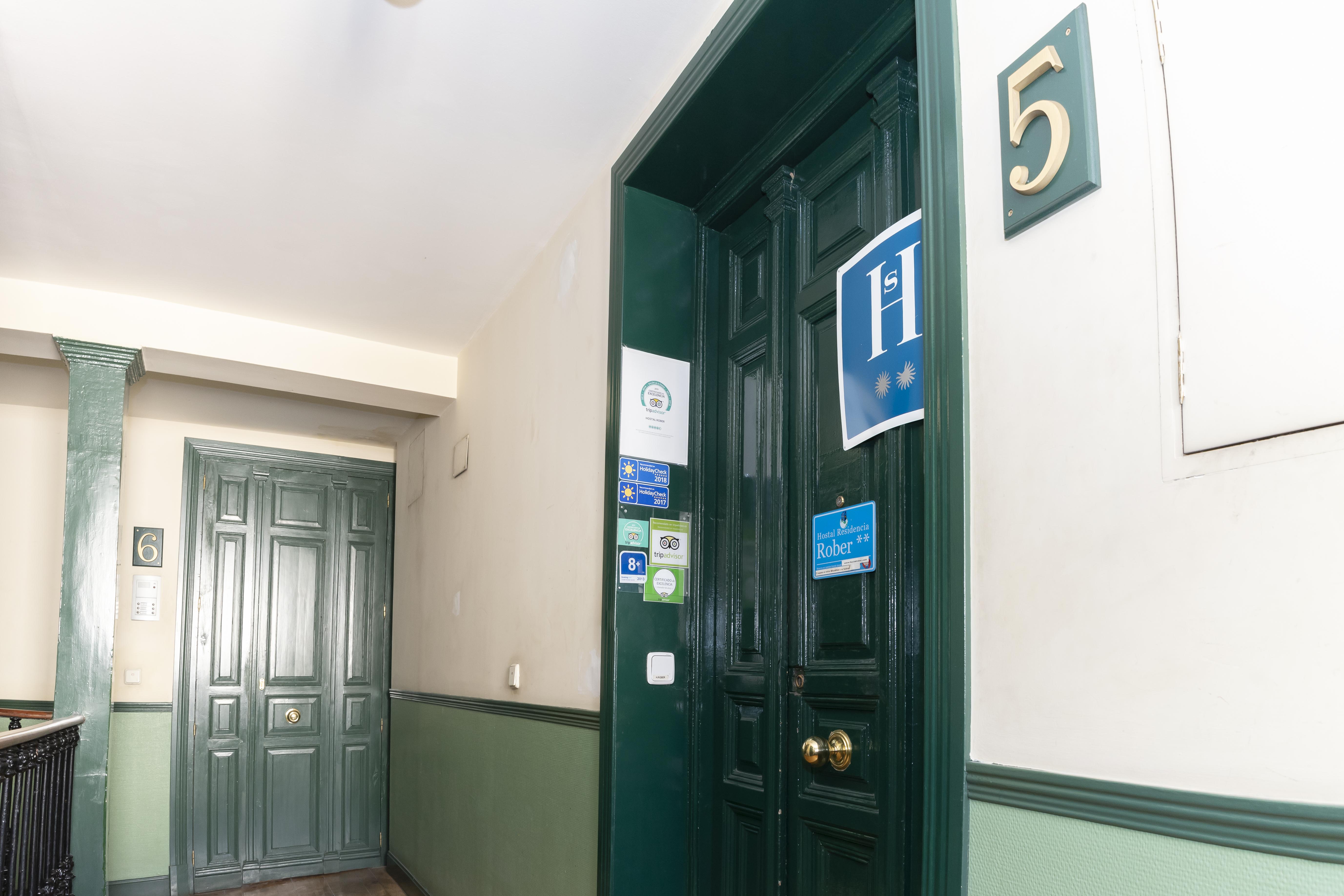 Hostal Rober Madri Exterior foto