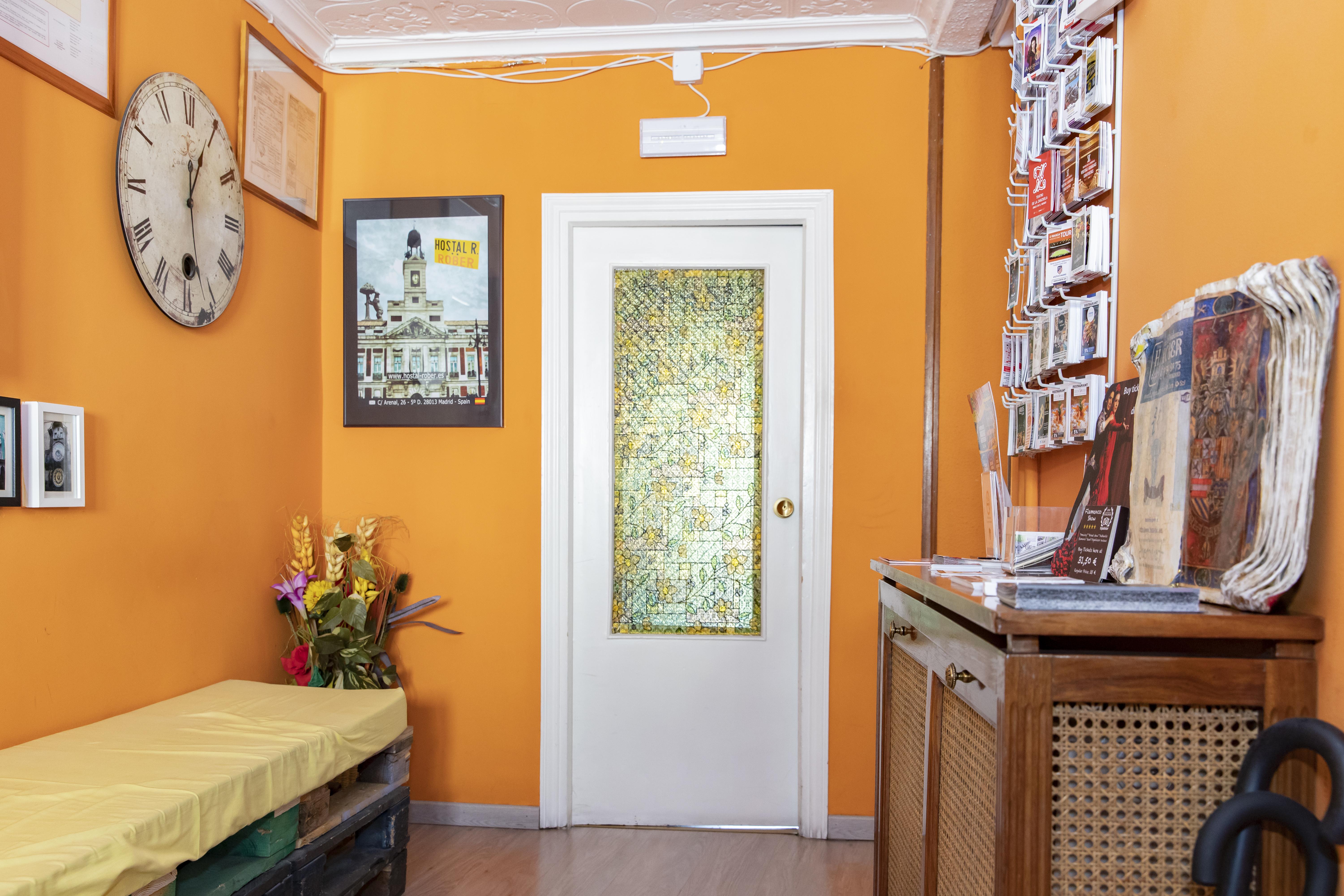 Hostal Rober Madri Exterior foto
