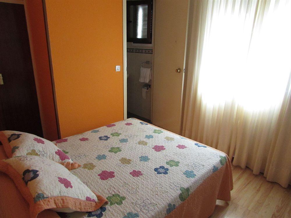 Hostal Rober Madri Exterior foto