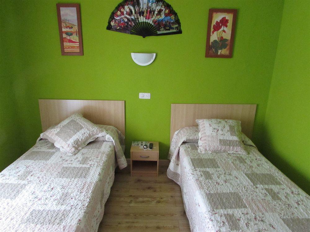 Hostal Rober Madri Exterior foto