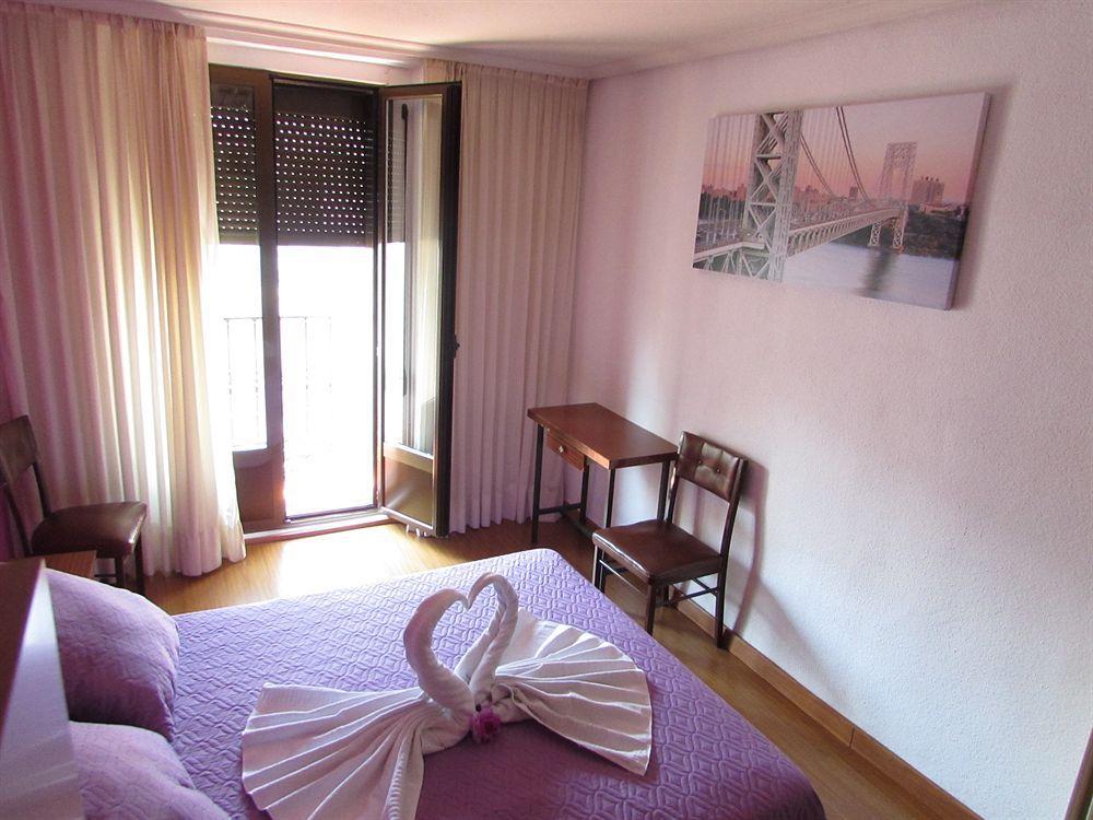 Hostal Rober Madri Exterior foto