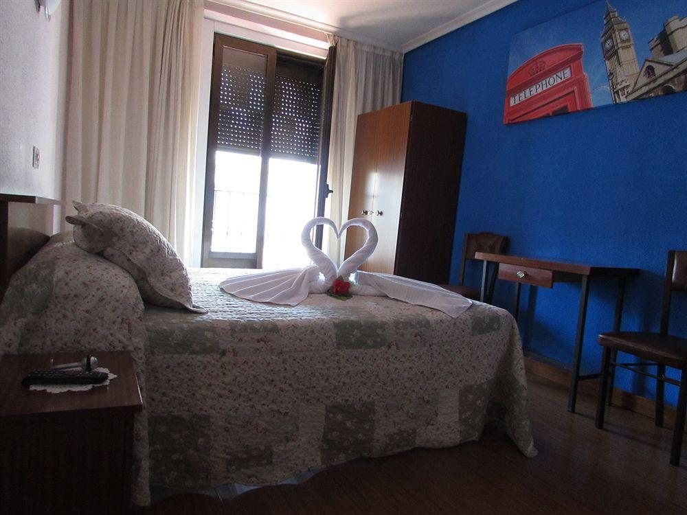 Hostal Rober Madri Exterior foto
