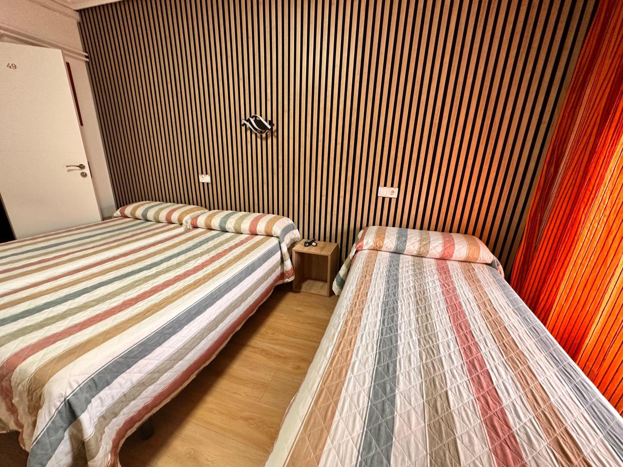 Hostal Rober Madri Exterior foto